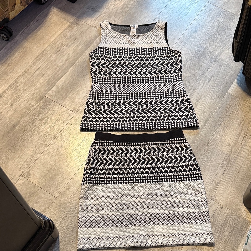 Arianne two piece tank & skirt set size medium